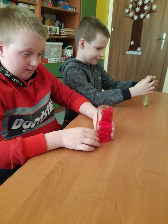 Przenośne Zestawy stymulujące Percepcję Wzrokową, Słuchową i dotykową.