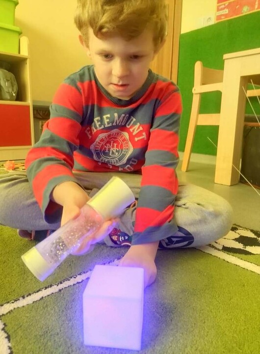 Przenośne Zestawy stymulujące Percepcję Wzrokową, Słuchową i dotykową.