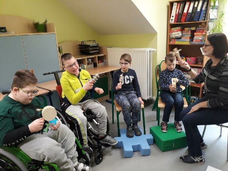 Przenośne Zestawy stymulujące Percepcję Wzrokową, Słuchową i dotykową.